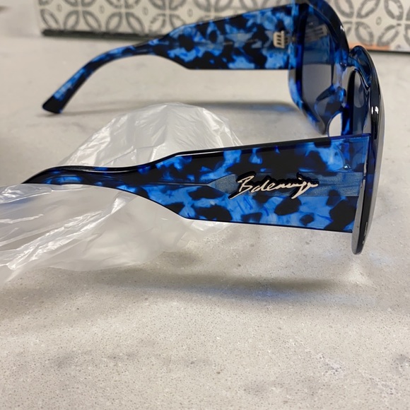 Balenciaga sunglasses - Picture 7 of 9